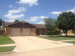 2321 NW Nottingham Rd, Lawton, OK 73505