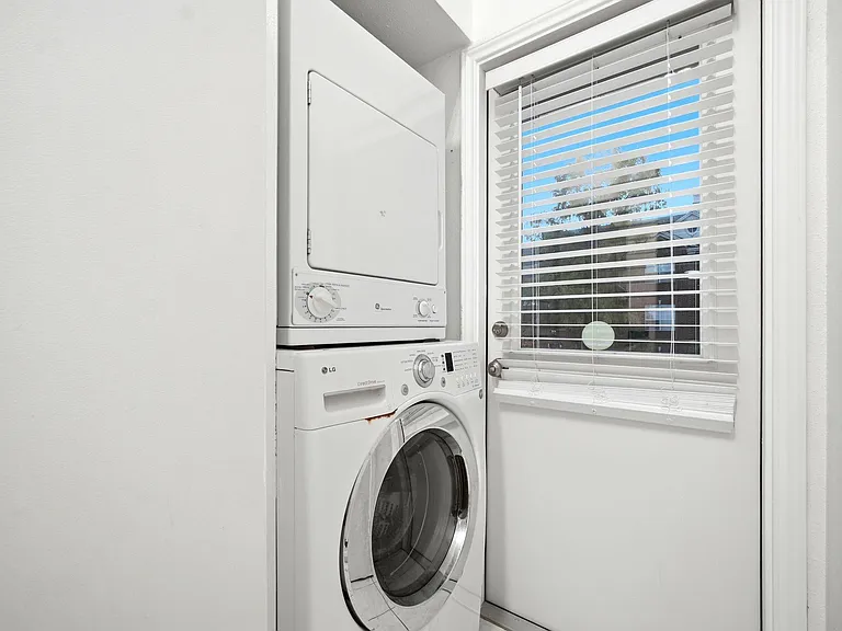 2425 Augusta Dr #22 — Photo 17