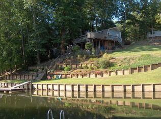 739 Victoria Ln, Hickory, NC 28601