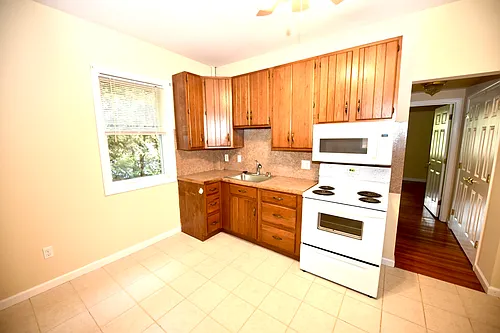 56 Westwood Ave #B Photo 1