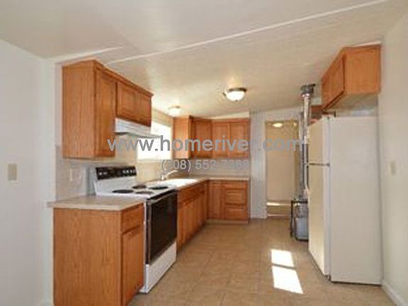 2nd image of 1237 Blaine Ave