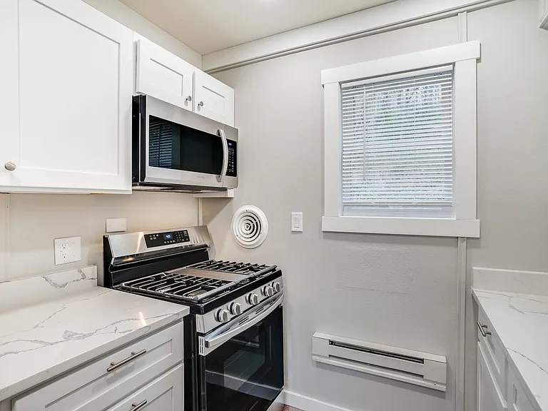 3223 E Main St — Photo 8