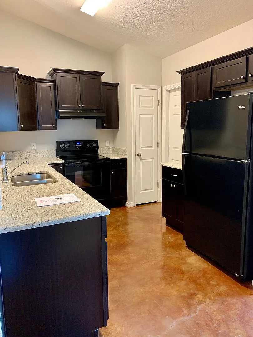 Move In Special- 2/2 Duplex In St. Cloud Close To Lakefront — Photo 3