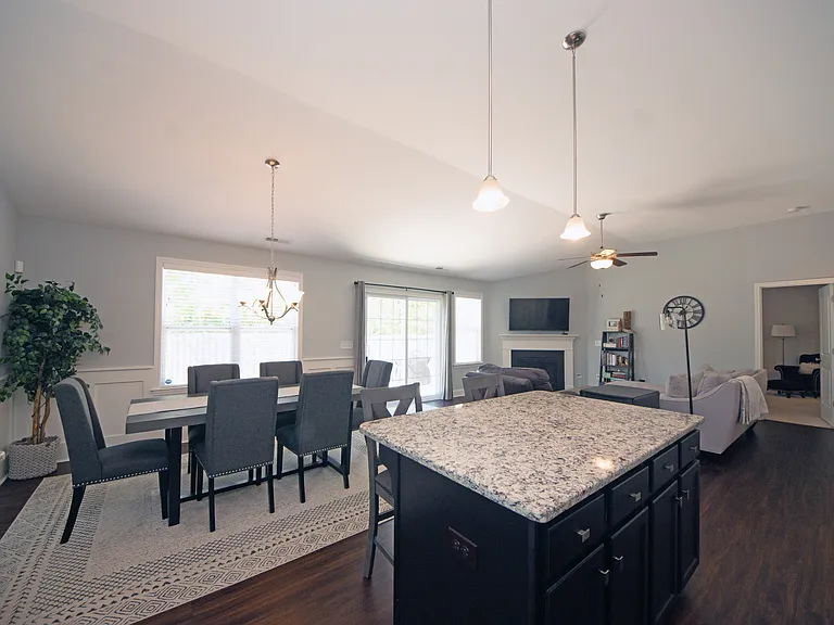 107 Prescott Cir — Photo 10