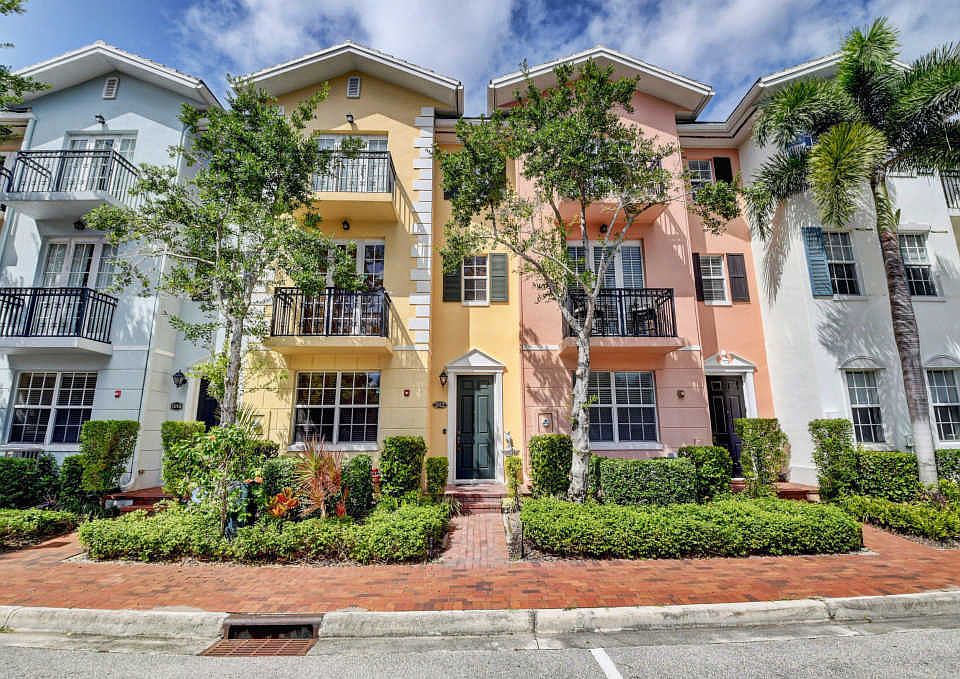 1st image of 1012 E Heritage Club Cir
