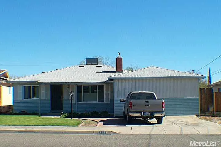 335 Johnson Ave photo 1