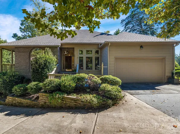 20 Pine Knoll Dr, Clover, SC 29710