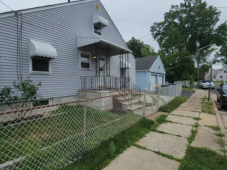 1600 Mildred Ave — Photo 23