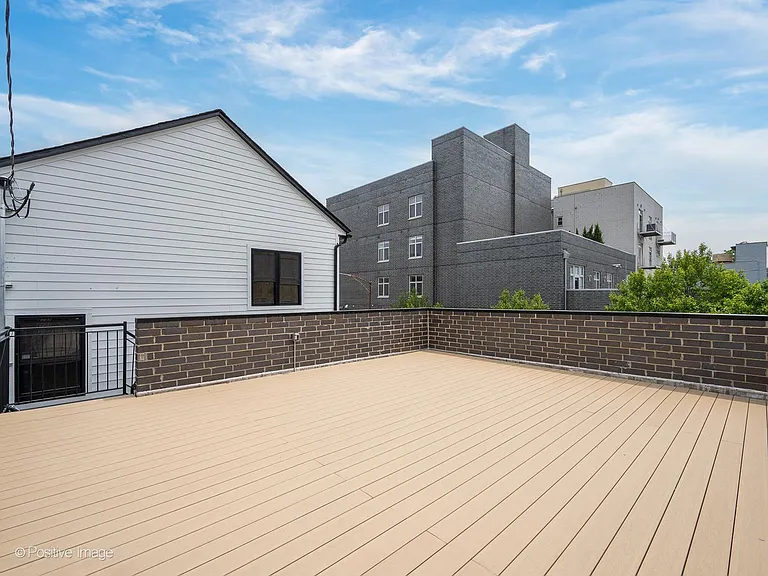 846 N Ashland Ave — Photo 16