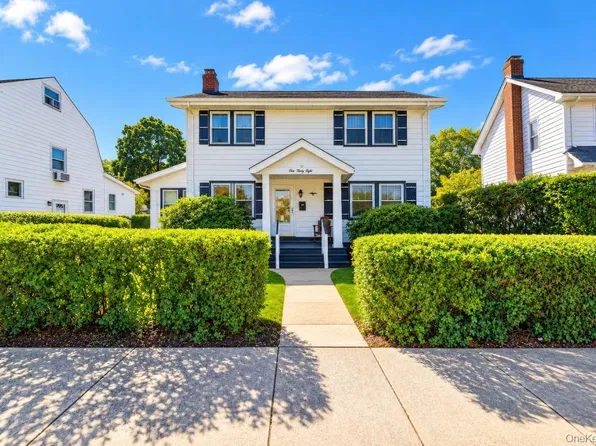 138 Morsemere Avenue, Yonkers, NY 10703