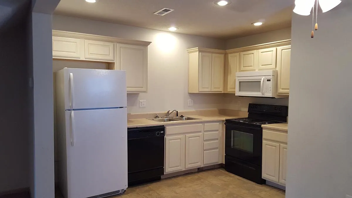 2929 S Harvard Avenue — Photo 3