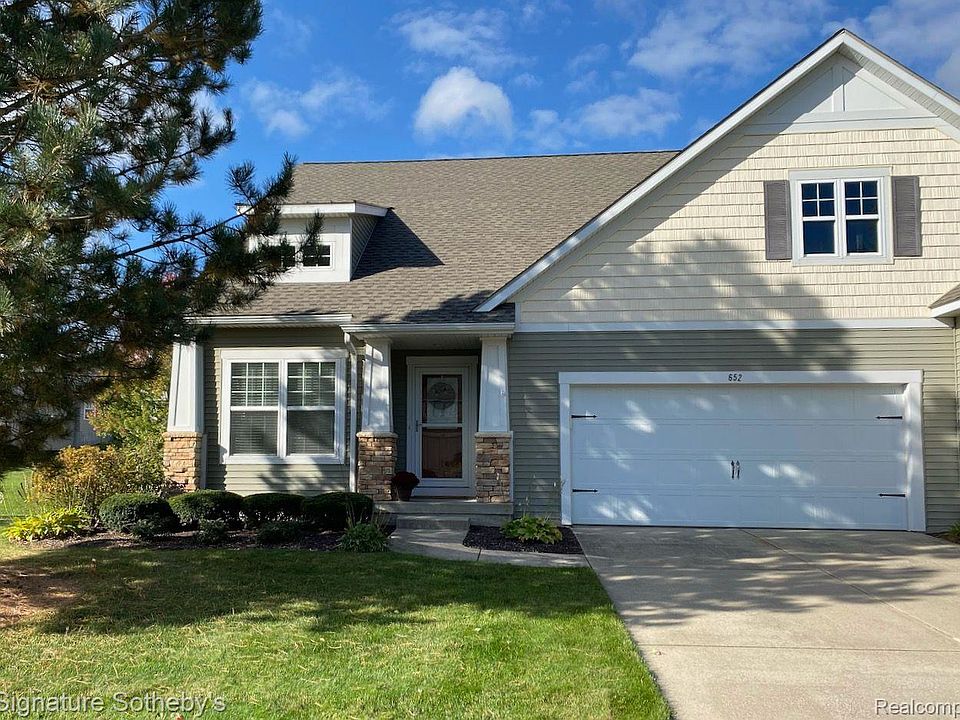 1st image of 652 Braeside Dr SE