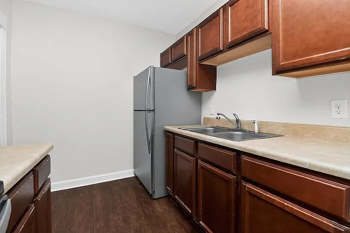 420 Plymouth Ave — Photo 18