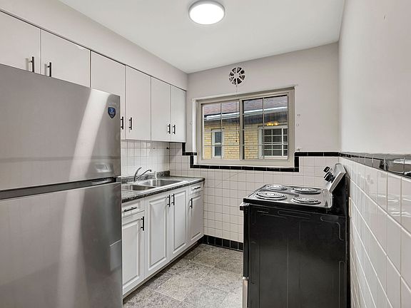 5th image of 243 Parkway Ave APT 4