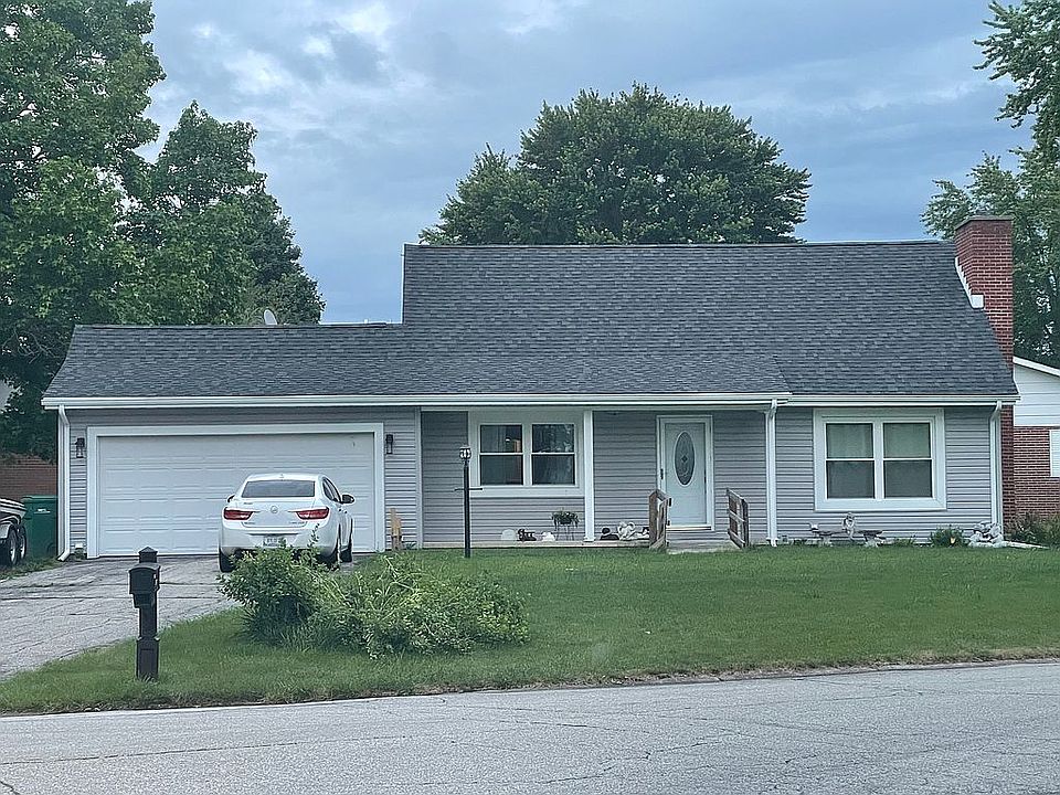 1st image of 204 Holiday Dr