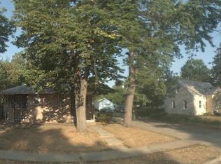 3929 Xenia Ave N, Minneapolis, MN 55422