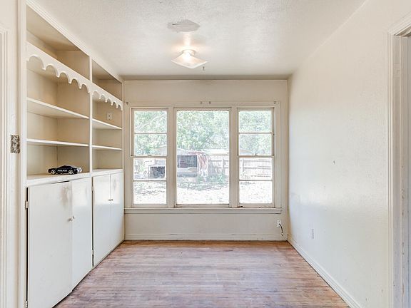 4th image of 2512 41st St