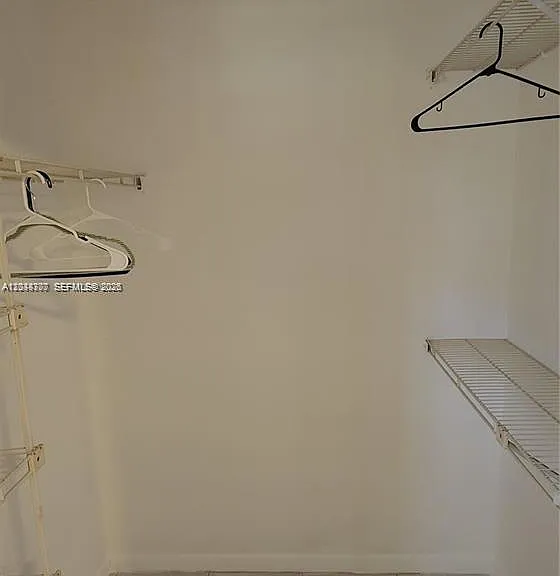 931 NE 199th St #20222 — Photo 7