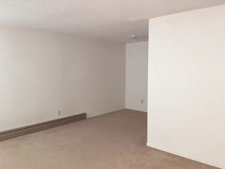 605 SW 11th St #17 — Photo 9