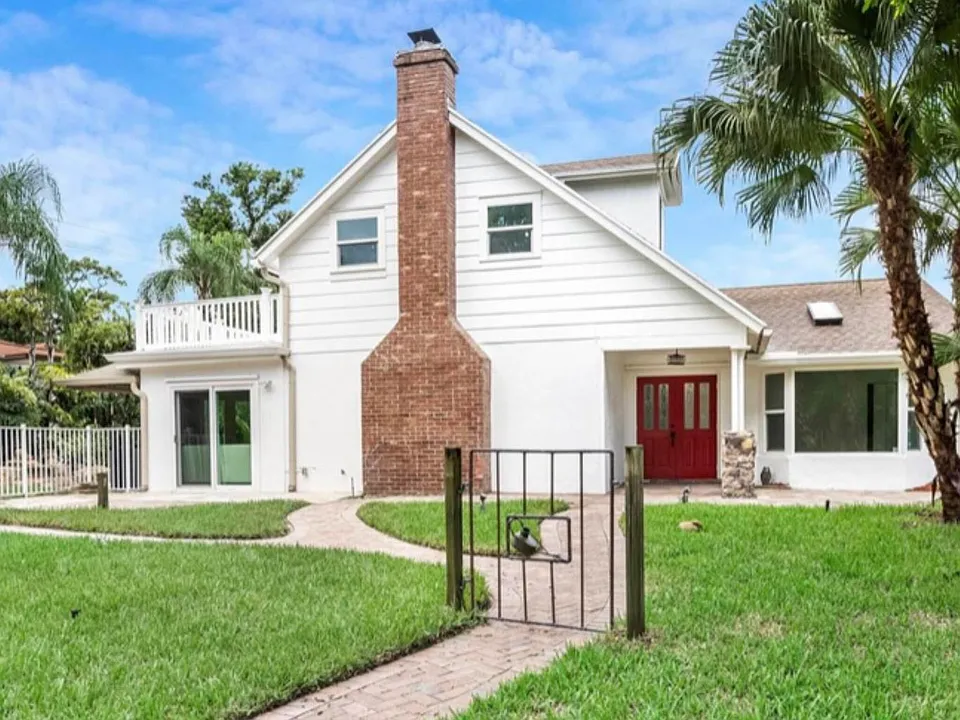 1000 SW 19th St