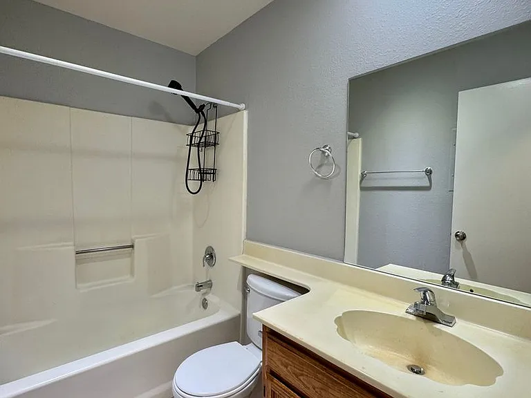 3633 Marlborough Ave — Photo 14