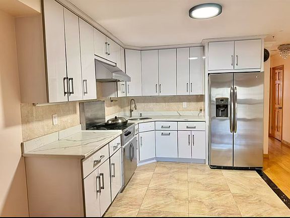 2nd image of 14478 Roosevelt Ave Floor 2