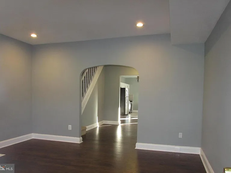 2735 Chesterfield Ave — Photo 3