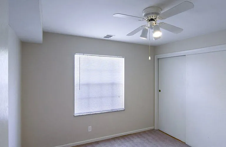 Alexander Hamilton Plaza Apartments — Photo 5