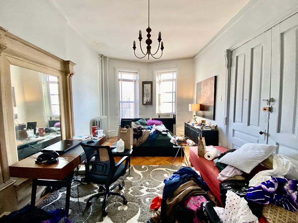 1st image of 165 Halsey St APT 2