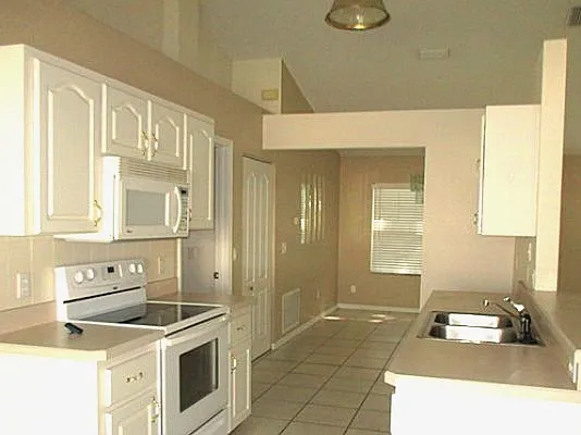 401 Harbour Lights Dr — Photo 17