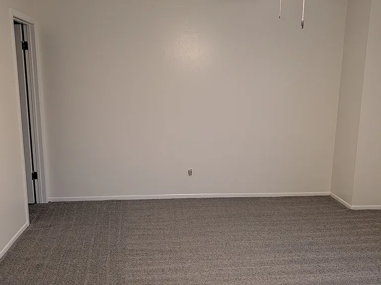 2125 Summit Row Blvd — Photo 8
