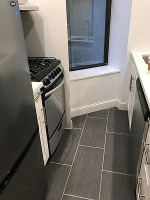 Rented by Salon Realty Corp | media 20