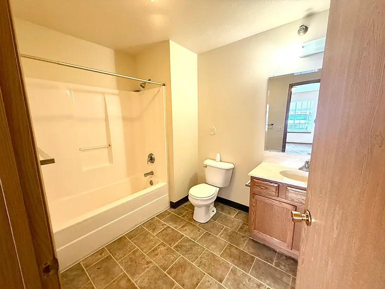 221 Crystal St — Photo 52