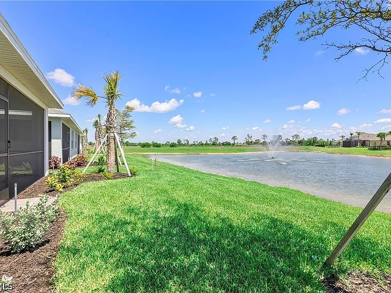 17639 Wild Iris Ln — Photo 25