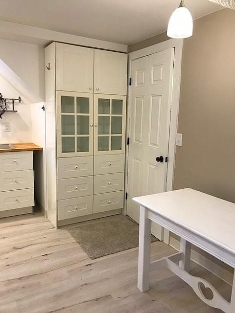 Kitchen storage and eat-in dining table