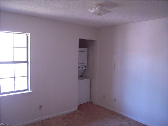 5th image of 9534 5th Bay St APT A