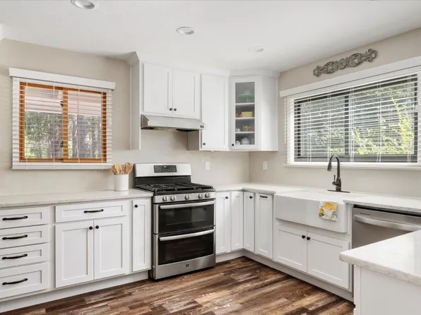 3035 Dalmatia Dr, Arnold, CA 95223