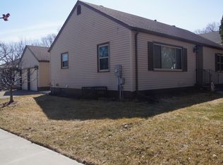 612 Stoughton Ave, Chaska, MN 55318