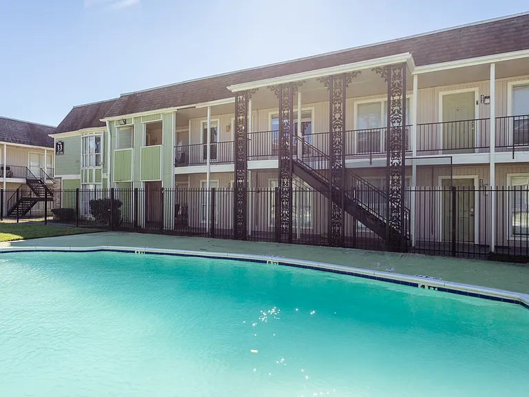 Casa Verde Apartments — Photo 20