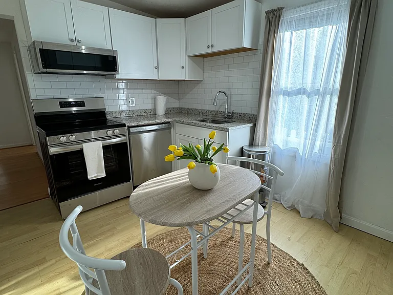 429 Washington St #9-1 — Photo 8