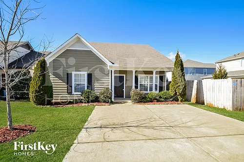 810 Hawthorn Ln Photo 1