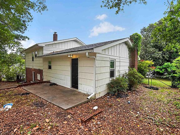 5th image of 615 Pine Creek Dr