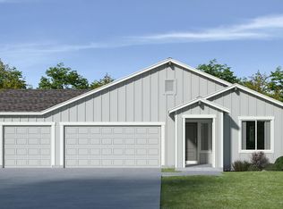 1151 Fairway Rd #129, Madras, OR 97741