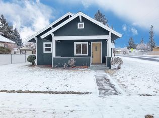 203 SW 8th St, Redmond, OR 97756