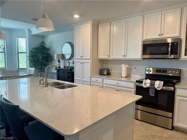9584 Trevi CT #5223, NAPLES, FL 34113