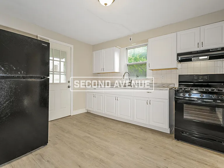 513 Kentucky Ave — Photo 2