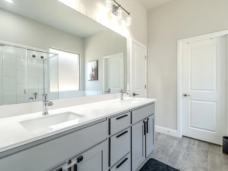 3105 Lionsgate Dr — Photo 1