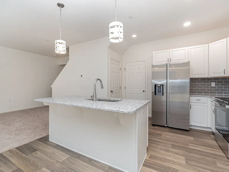 7869 Oak Brook Dr — Photo 9