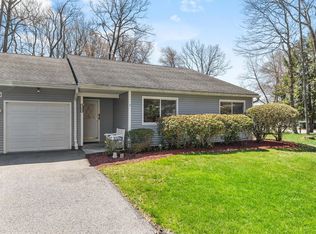 164 Carriage Ct #B, Yorktown Heights, NY 10598