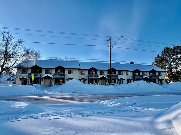 655 E Ayer St, Ironwood, MI 49938